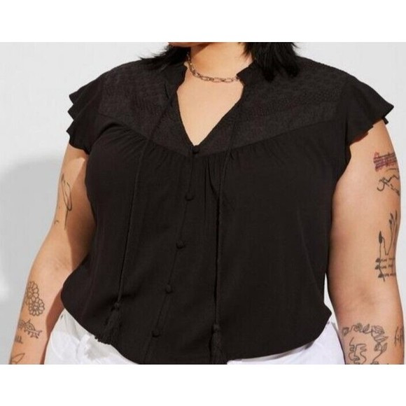 Torrid Women's 3 XL 22-24 Plus Black Rayon Slub Crochet Tie Front Top Shirt - Picture 1 of 10